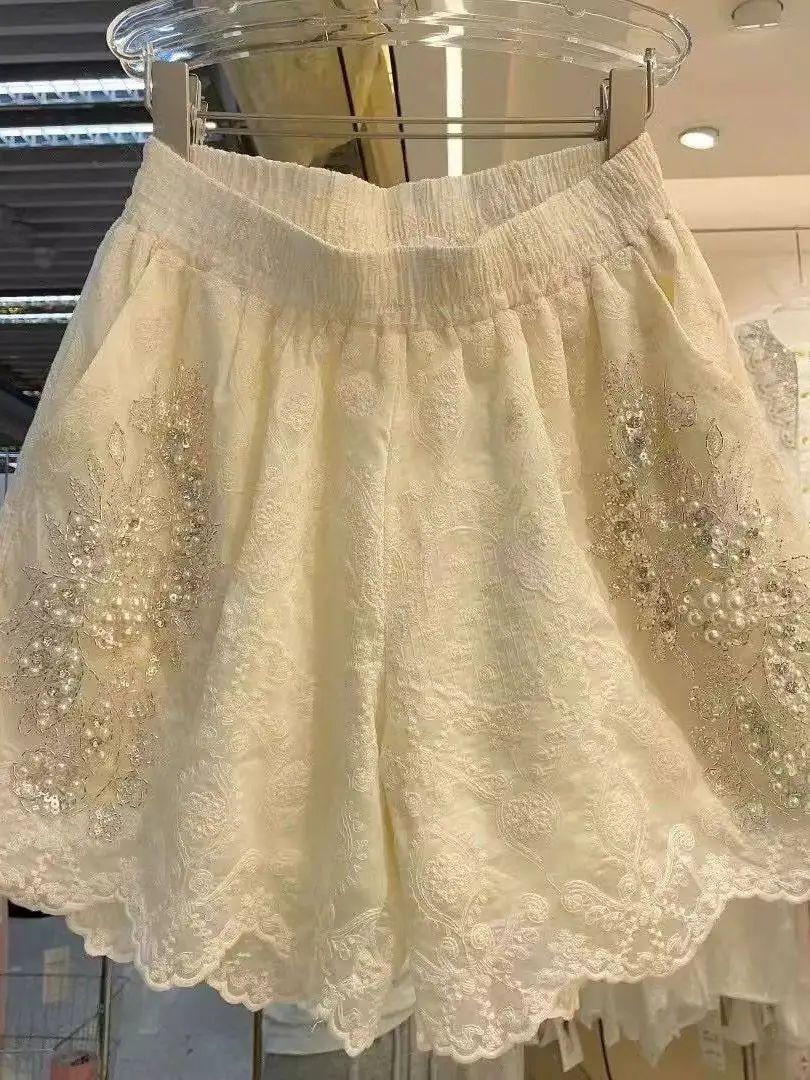 

plus Size Casual High Waist Wide Leg Hot Pants Women's Summer Loose Fit Plant Floral Embroidery Lace Short Pants Heavy Embell...