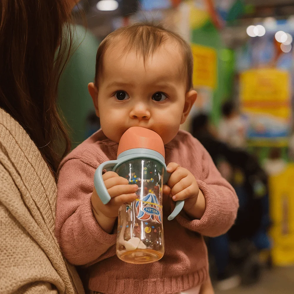 Cartoon Baby Milk Bottle Animal Pattern Transparent Baby Feeding Bottle with Handle 330ml Baby Drinking Cup Baby Feeding