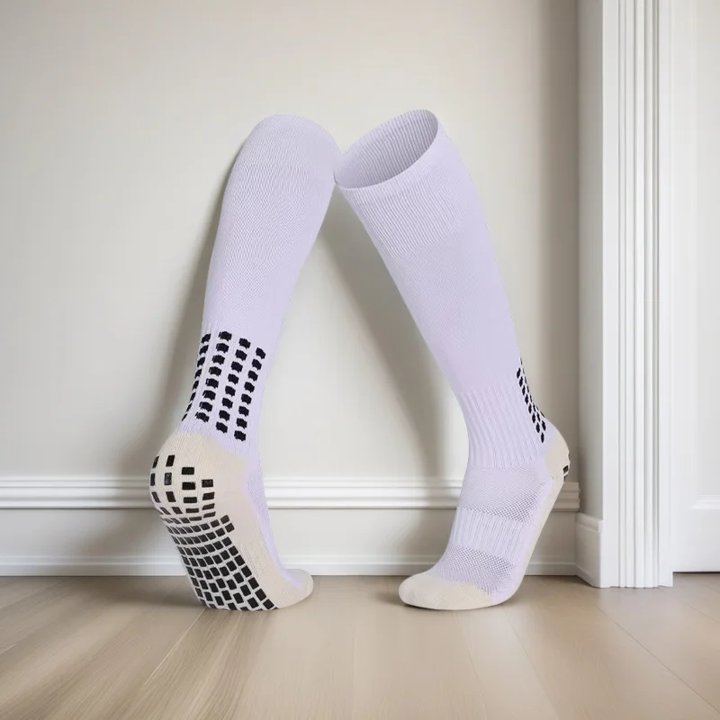 

1 пара эластичных длинных футбольных носков с толстым клеем и противоскользящим полотенцем выше колена, спортивные носки на белой основе