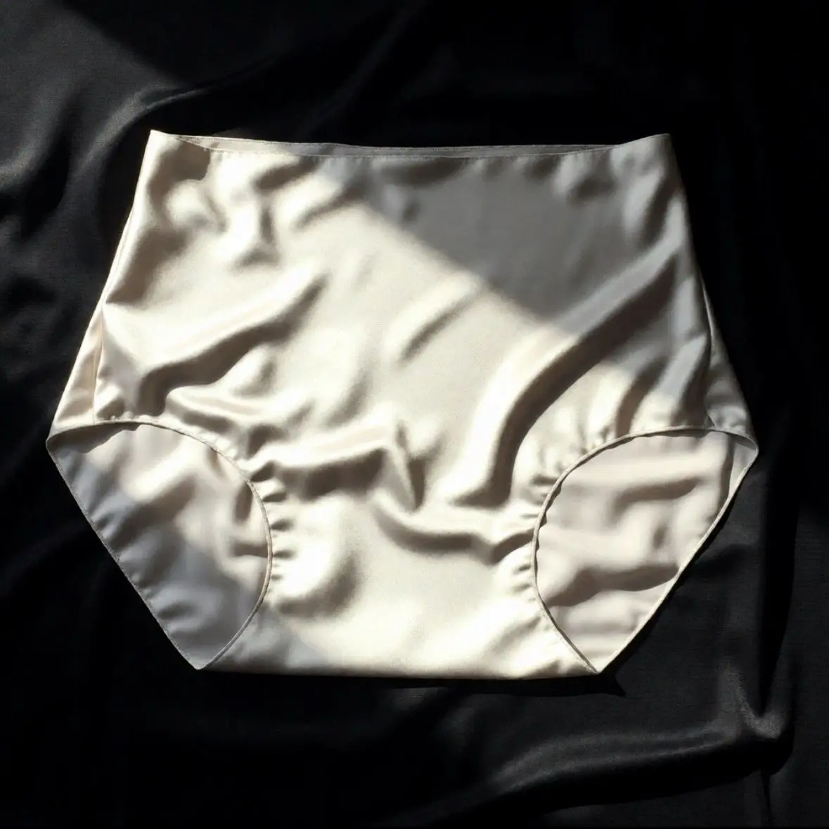 

Глянцевые сексуальные трусики из атласного шелка, нижнее белье больших размеров, нижняя одежда