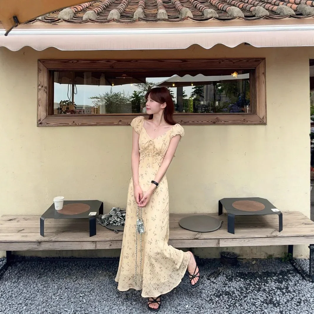 الأزهار طباعة نفخة الأكمام ألف خط فستان طويل المرأة الصيف 2025 الخصر مقصوص الكورية نمط الخامس الرقبة ميدي فستان قصير الأكمام