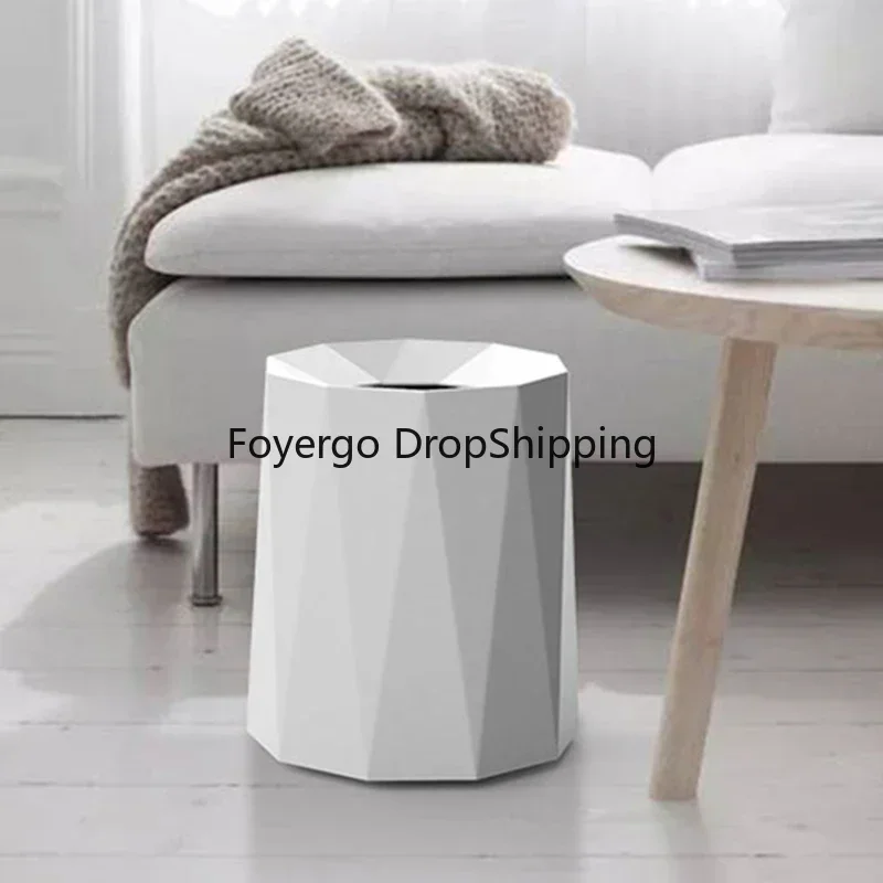 Girl Waste Bin Bathroom Gold Garden Luxury Office Toilet Trash Bin Garbage Coffee Tables Cubo Basura Household Cleaning Gift