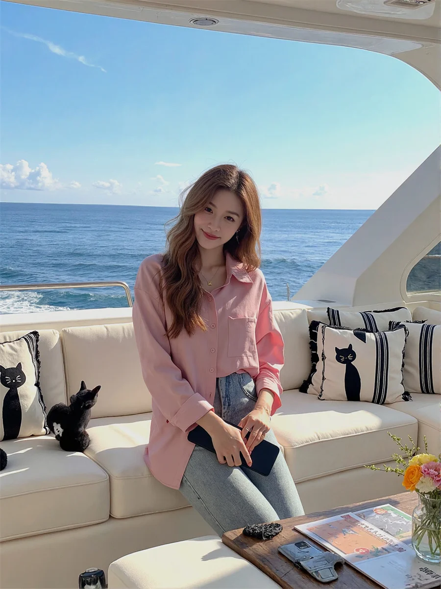 เสื้อผ้าผู้หญิงฤดูร้อน เสื้อเชิ้ตสีขาวฟ้า สไตล์ทางการทันสมัย ติดกระดุมด้านหน้า ชุดทำงานสำหรับสุภาพสตรี  เรียบง่าย  แบบมินิมอล