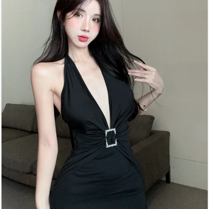 French halter neck suspender dress for women in summer pure lust sexy hip skirt deep V sleeveless tube top versatile skirt