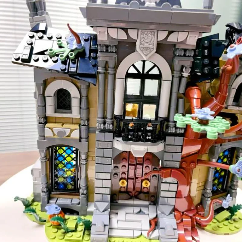 Old Manor Building Assembly Model, Architecture Fan Keepsake 1420pcs Blocks Special Christmas Gift For Tabletop Showcase