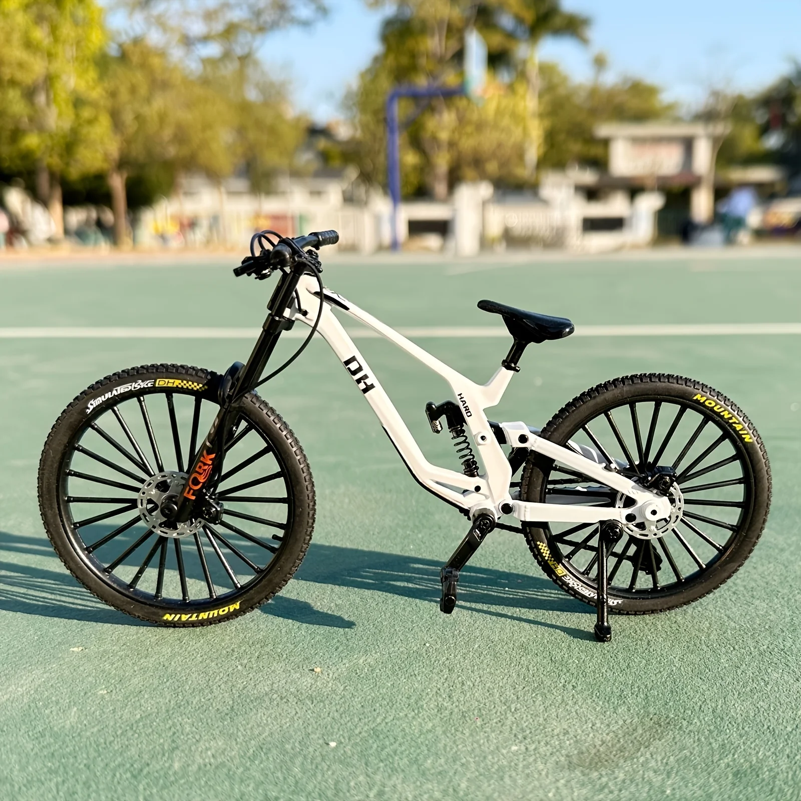 Model roweru górskiego DH w skali 1:8, wykonany ze stopu aluminium, zabawka, symulowane zawieszenie, wielowspornikowe koła, ozdoba rowerowa, dekoracja domu.