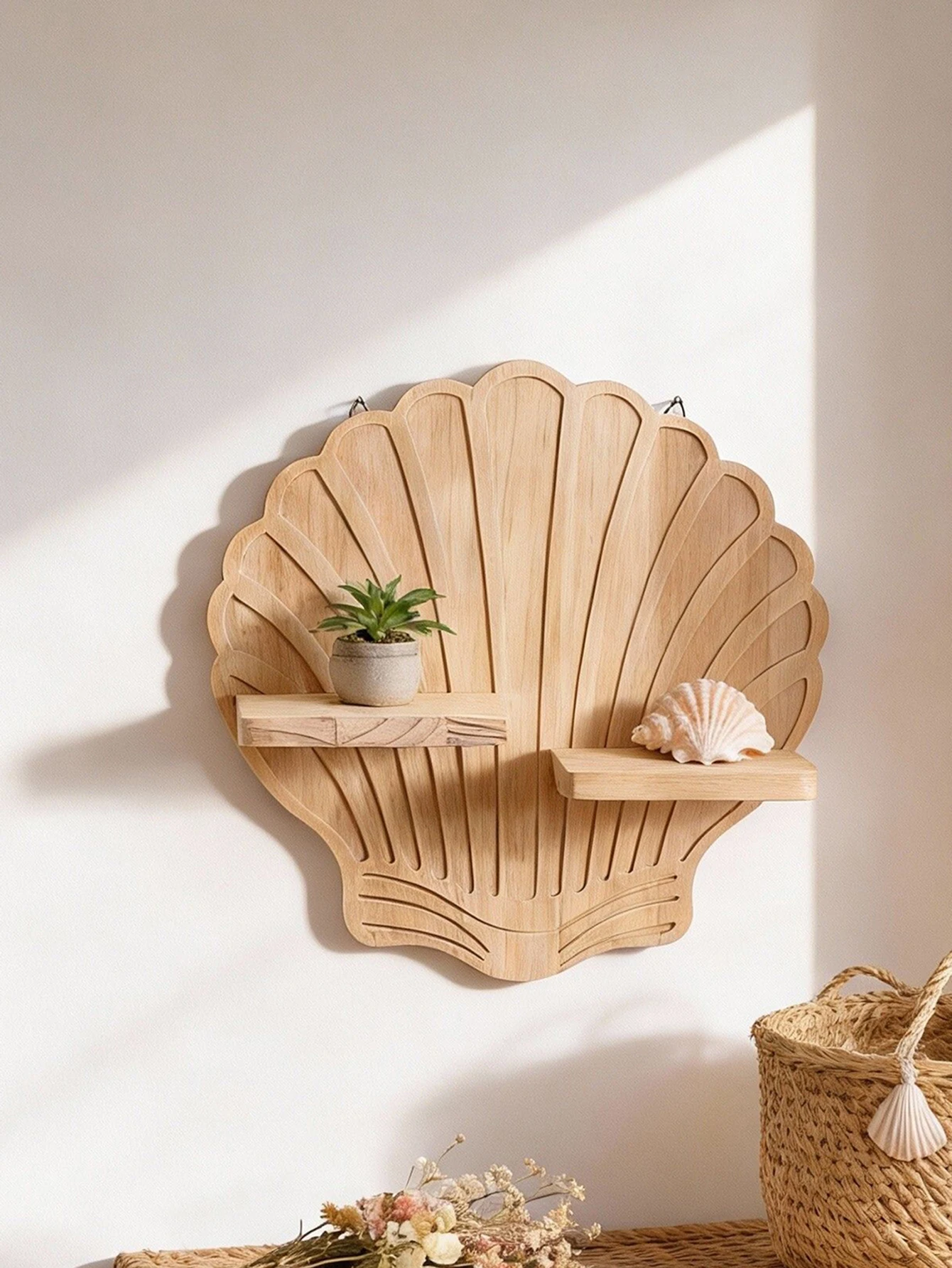Seashell Shaped Wooden Wall Mounted Display Shelf Nautical Floating Shelf for Bedroom Living Room Home Decor Gift Ornament