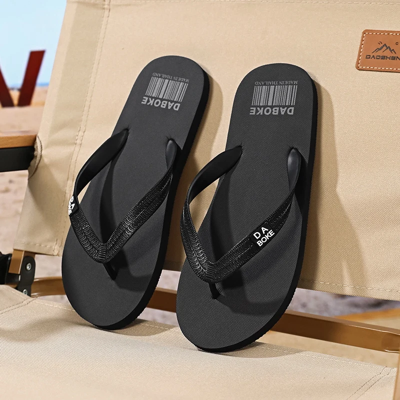 

New men's flip flops with soft sole, comfortable, open toe flip flops for indoor and outdoor walks, summer beach flip flops for