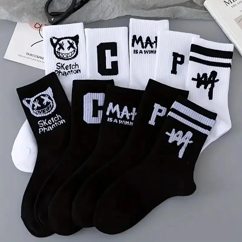 Breathable Men\'s Sports Socks - Comfortable Crew Socks for Skateboarding and Fashion - Graphic Design for Style and Performance