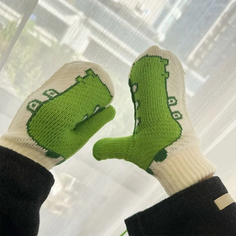 Big Goose Bee and Dinosaur Shape Mitten Gloves to Keep Warm with Thickened Fleece Women's Gloves Cold Protection