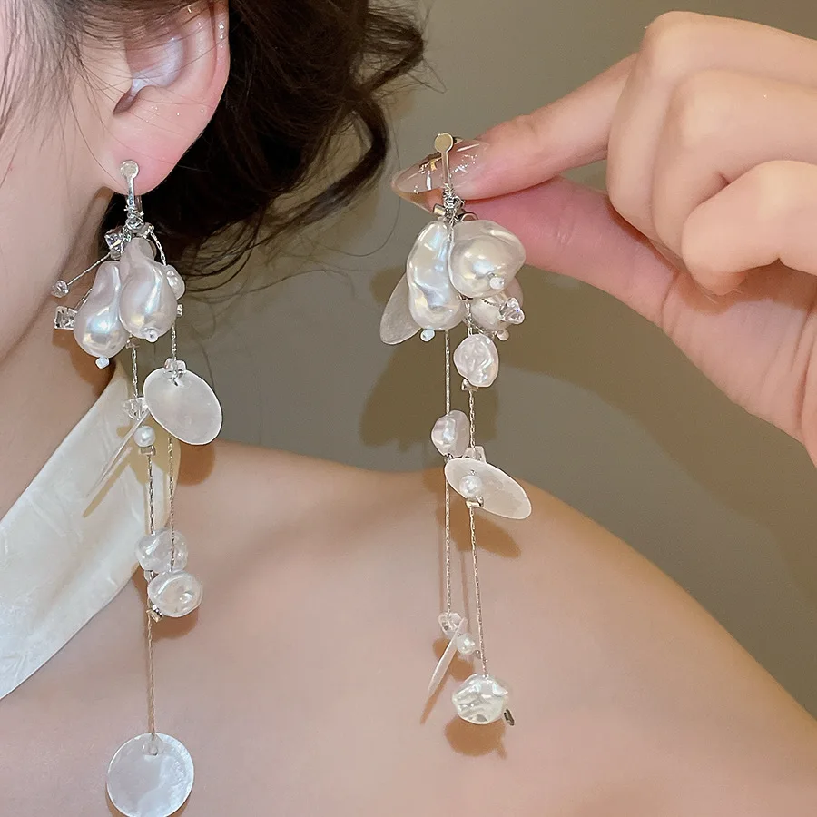 

Baroque Simulated Pearl Clip Earrings for Women Girls Elegant White Long Shell Disc Ear Cuffs No Piercing Wedding Party Jewelry