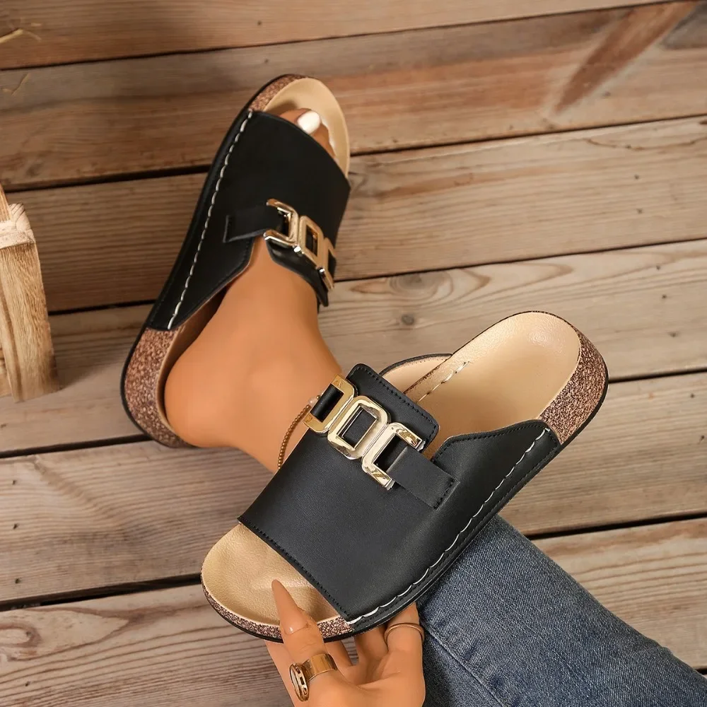 Sandalias de plataforma con cadena metálica para mujer, hechas de cuero sintético, con plantilla de corcho, diseño abierto en la parte delantera, ideales para el verano, para uso casual en la playa y fáciles de poner.