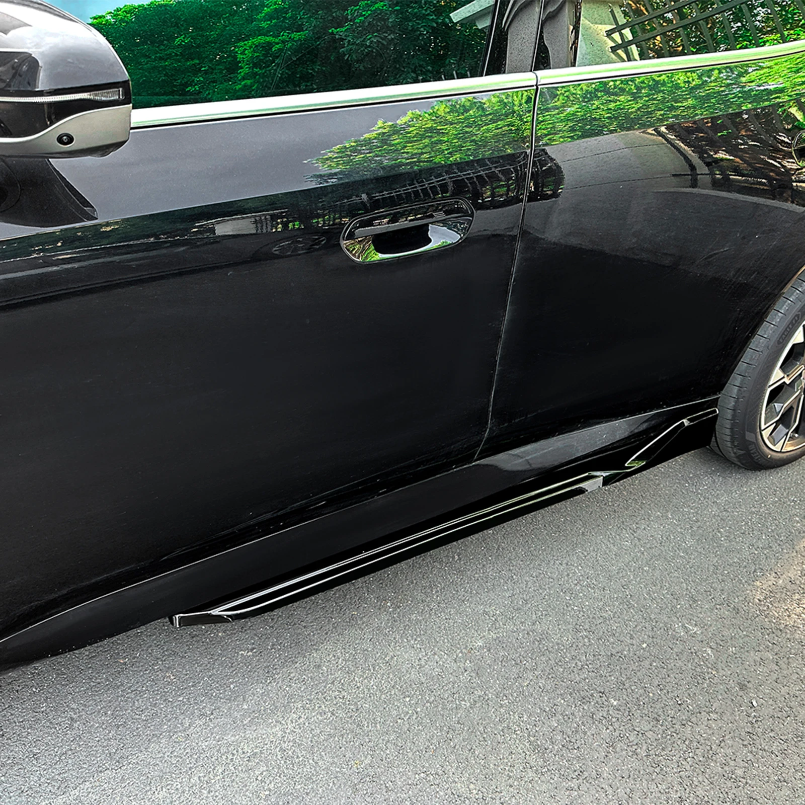 Gloss Black/Carbon Fiber Look  - Crepe Pan Carbon review and price