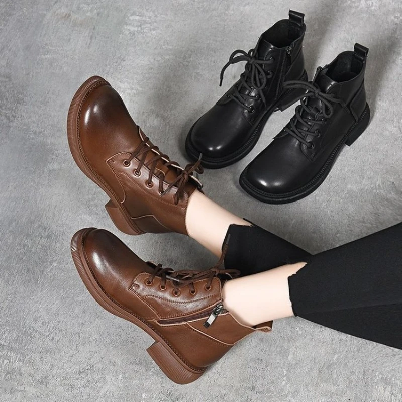 2022 Winter New Round Head Low Coarse Heel Soft Sole Boots Plush Women\'s British Retro Lace Up Shoes Casual Comfortable and Warm