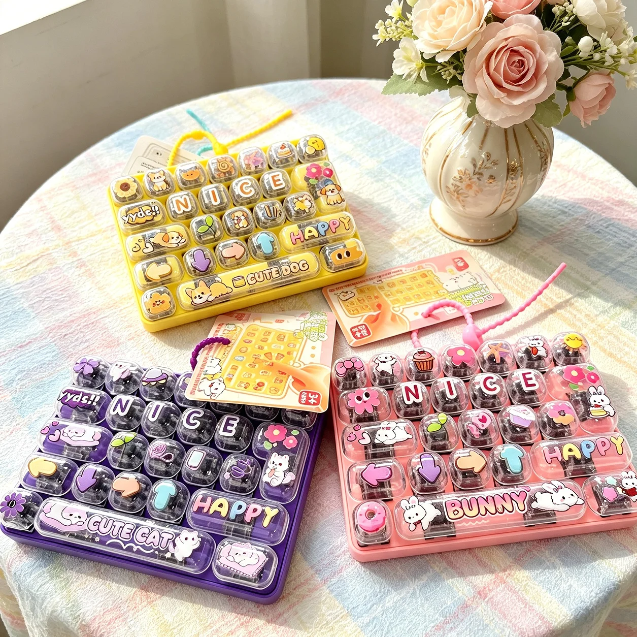 26Grid Anti-Stress Fidget Keycap Clicker Keyboard Keychain Cartoon Hand Decompression Button Relax Party Favor Gift