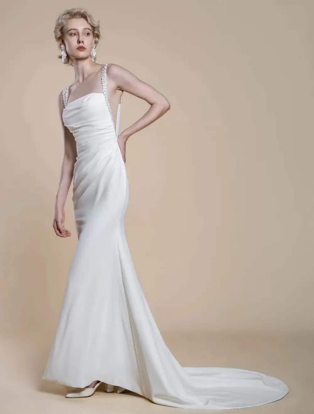 

Customized dance party dinner, wedding party evening gown, with a low-key personality and beauty that combines elegance and sexy