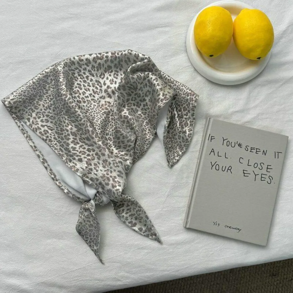 

All-match Printed Triangle Scarf Spicy Girls Glossy Silk Leopard Print Silk Scarf Hip Hop Y2K Hair Scarf Clothing Accessories