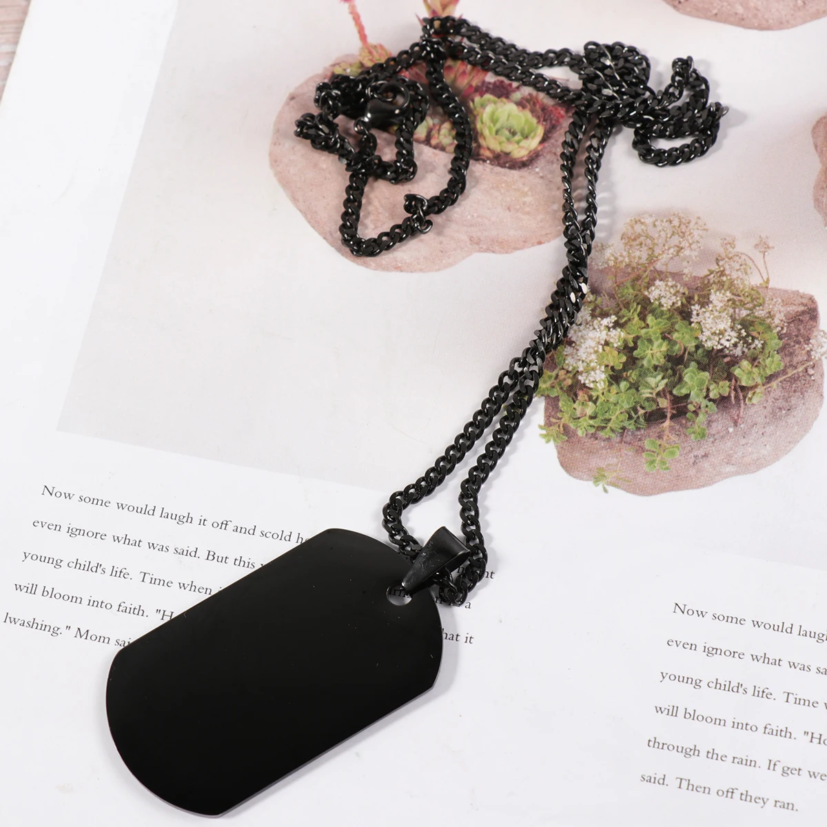 

Military Necklace 4.8x2.5x0.5cm Stainless Steel Camouflage Tag Pendant Chain for Men Fashion Military Fan Gift