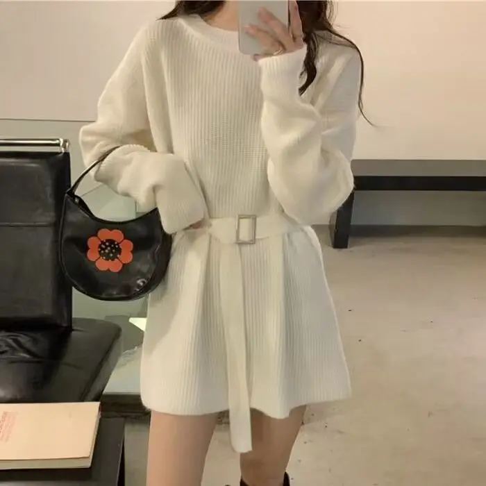 أزياء الخريف والشتاء جولة الرقبة طويلة الأكمام الصلبة الخصر Retracti الحياكة الملابس النسائية الكورية كل مباراة فساتين البساطة