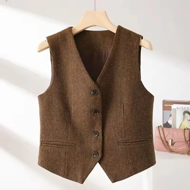 

Vintage V-neck Casual Vest Jacket Women British Style Loose Sleeveless Waistcoat 2025 New Spring Summer Buttons Ladies Outwear