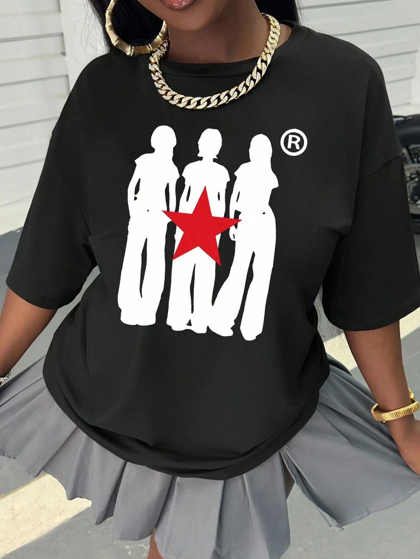 

Футболка больших размеров в стиле ретро с силуэтом и звездным рисунком, острое модное заявление для смелого городского стиля