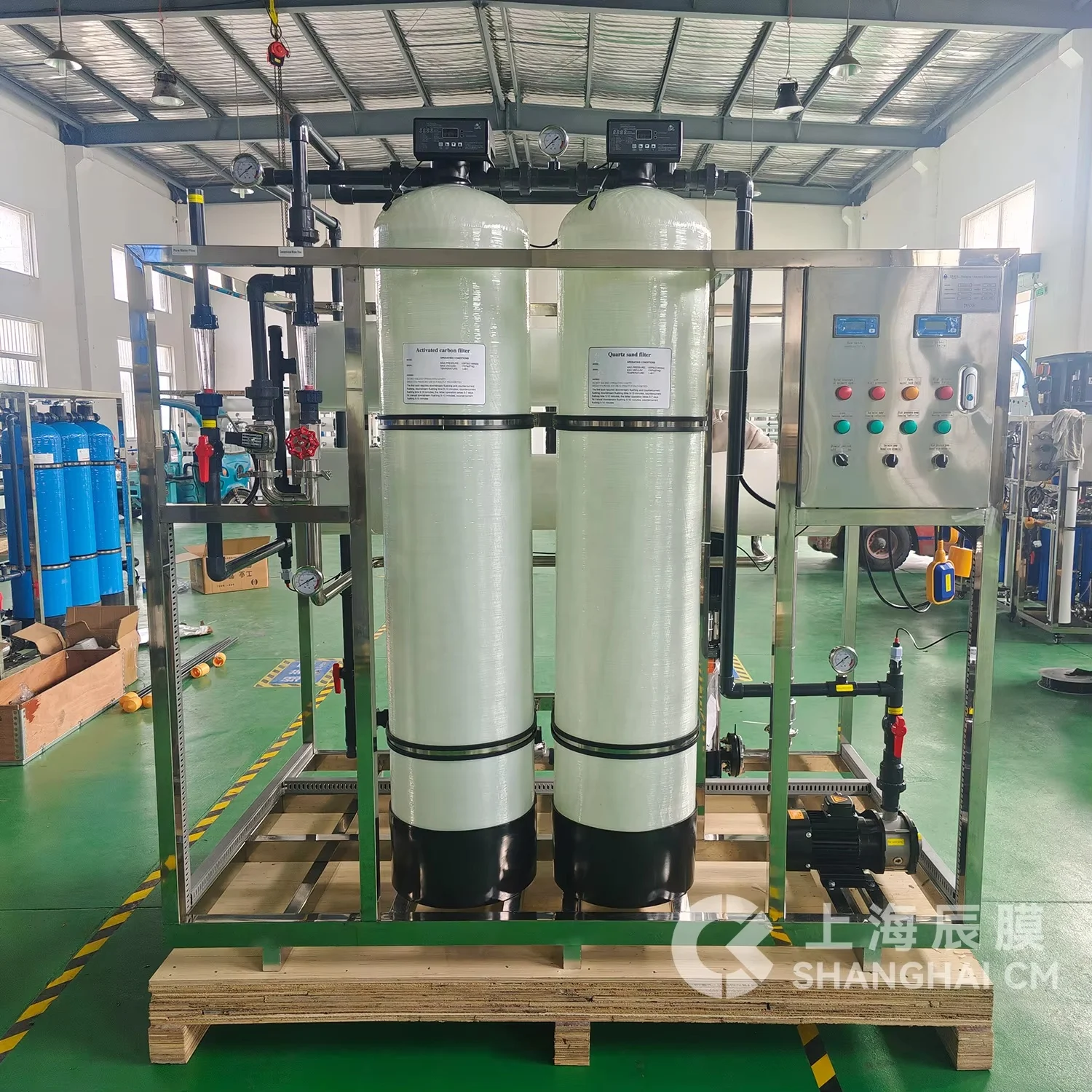 2000 LPH FPR Reverse Osmosis Water Treatment System Purification for Sea Water 1 Year 220V Membrane Pump PLC Engine Bearing