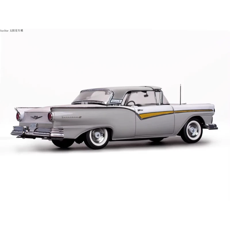 1:18 Scale 1957 Fairlane Diecast Alloy Foldable Top Retro Car Model Toys Fans Classical Vintage Vehicle Gifts Collection Display