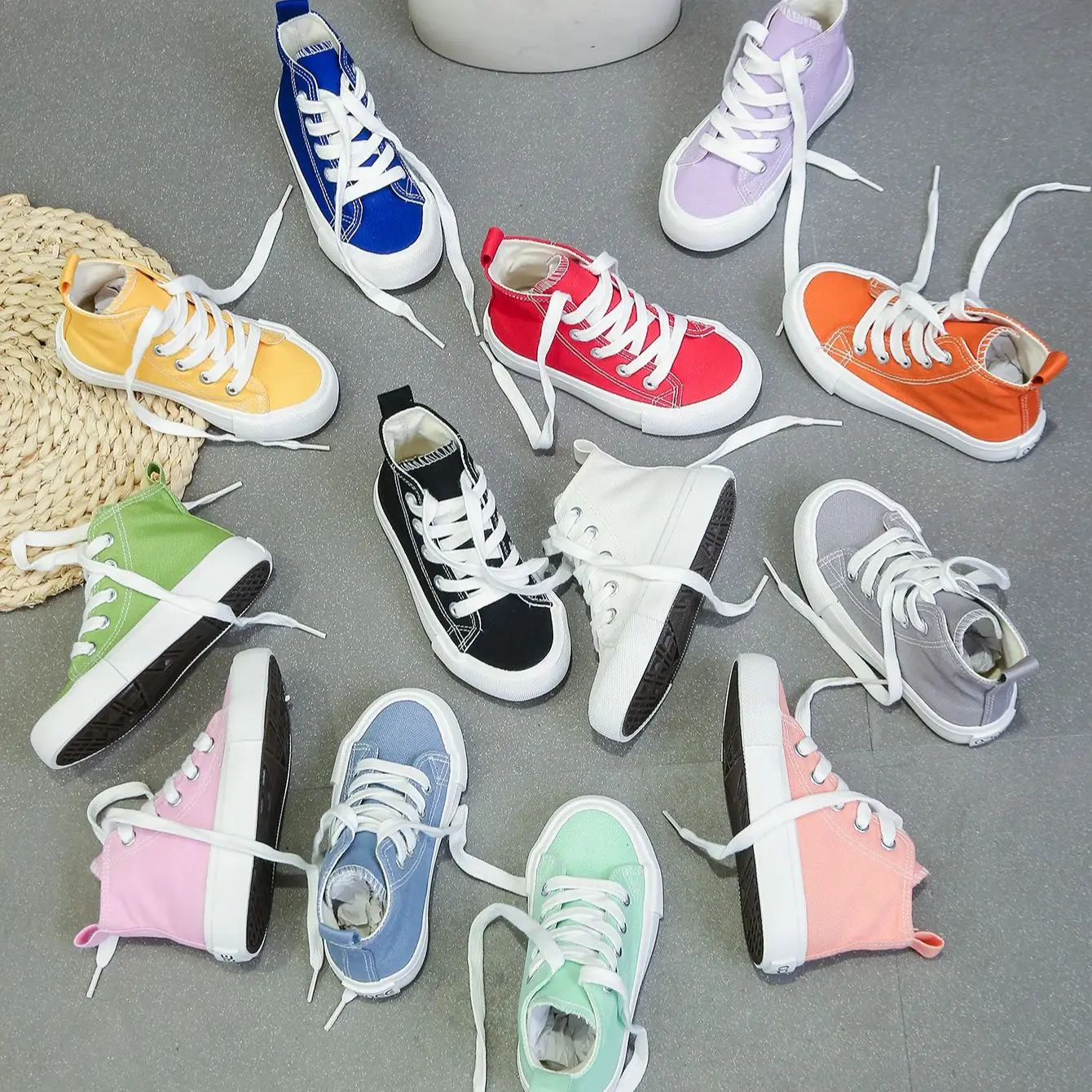 8009 Solid color trendy children's canvas shoes, boys' and girls' board shoes, fashionable and breathable children's shoes soft