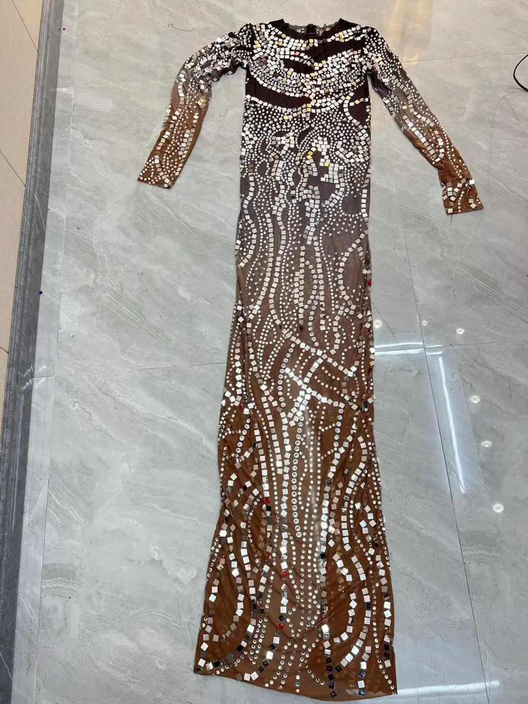 Lianpianchousheng – robe longue en maille transparente avec cristaux et miroirs argentés scintillants, tenue moulante pour femmes, tenue de bal d'anniversaire