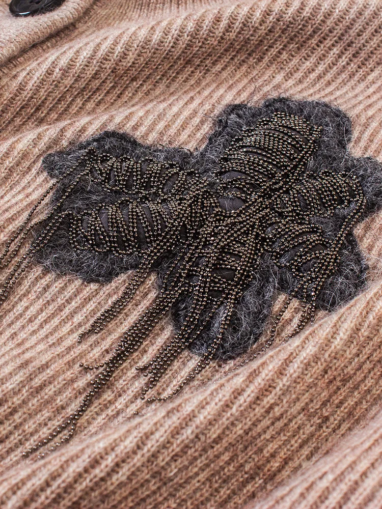 Chaqueta suéter de punto con cadena de cuentas y cuello cárdigan de lana nueva de otoño e invierno para mujer