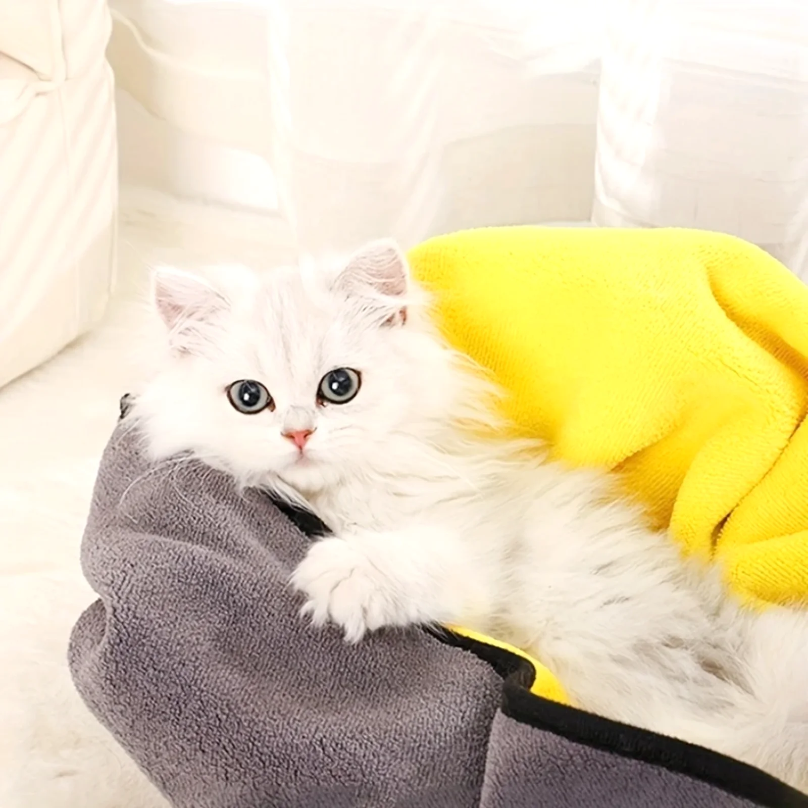 Pet Quick Dry Dog Cat Absorbent Towel Microfiber Cat Dog Bath Towel Convenient Clean Towel Dog Bathrobe Blanket Pet Supplies