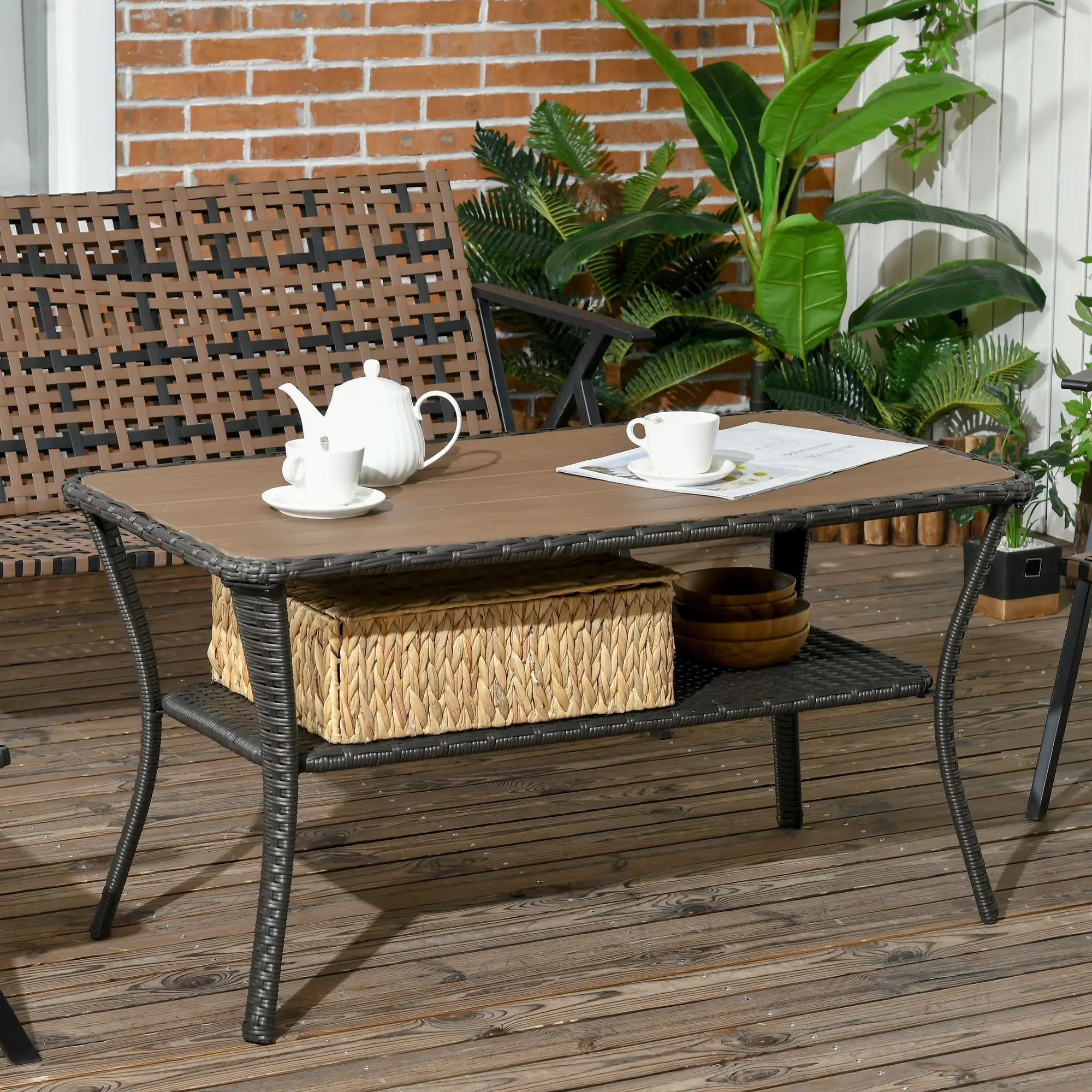لطاولة القهوة Outsunny Patio Rattan مع رف تخزين وطاولة جانبية من الخوص والخشب والبلاستيك المركب باللون البني المختلط