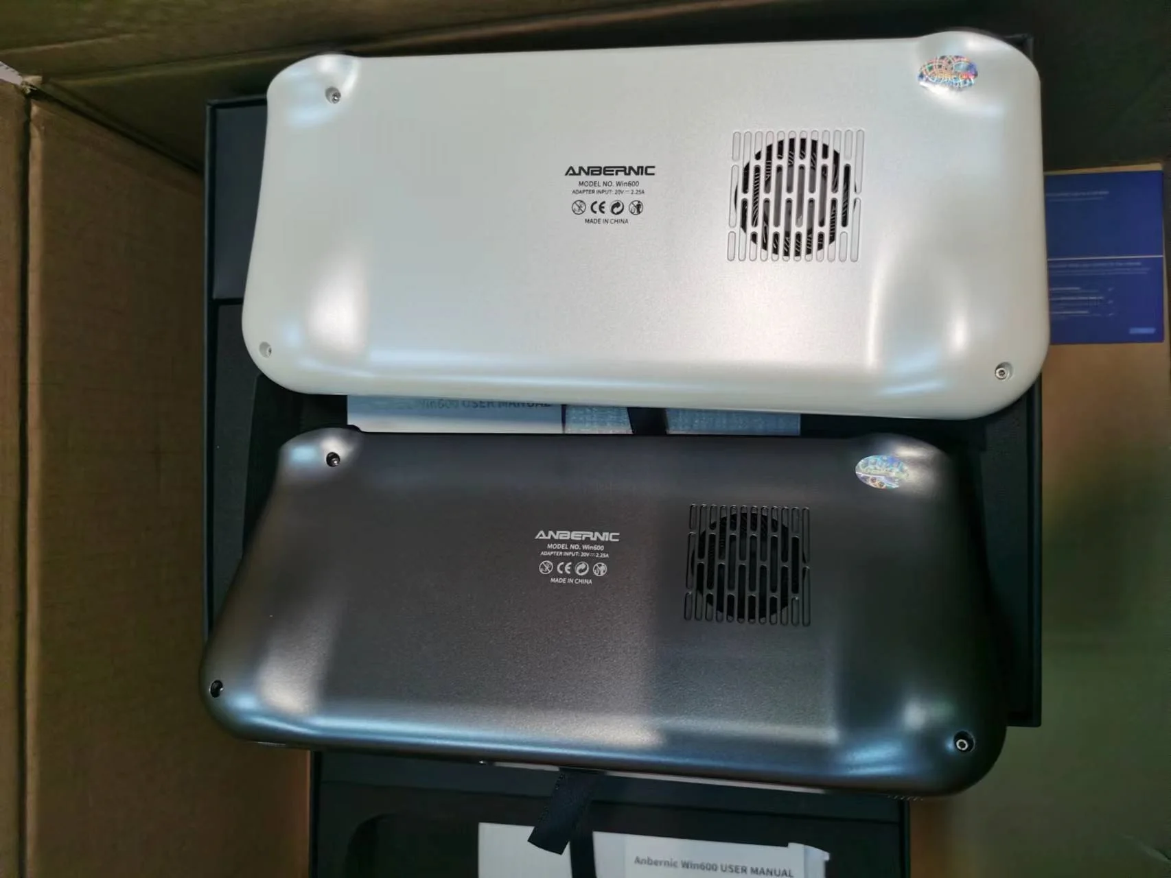 New Gaming Console Win 600 Handheld Game Console   Anbernic Win600 3050e