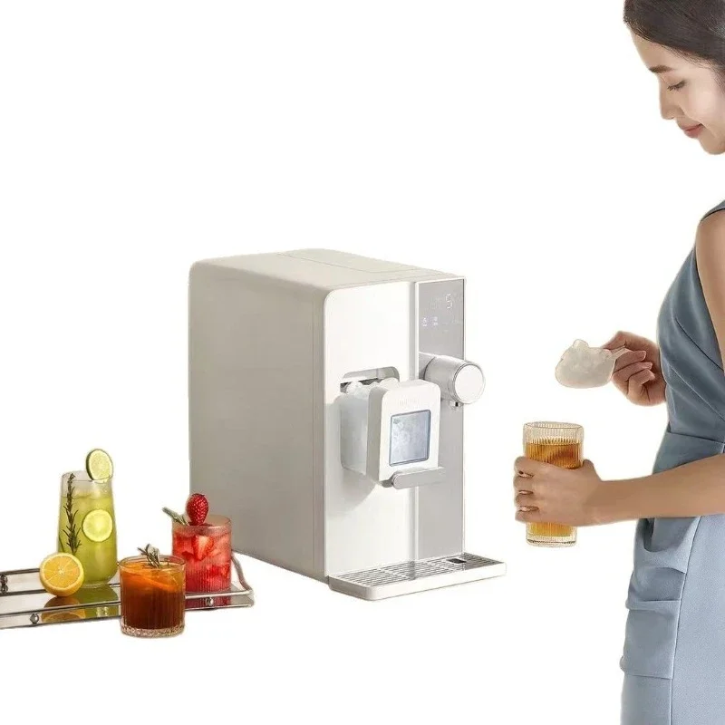 Ice maker, ice cubes, ice cubes, water dispenser, household