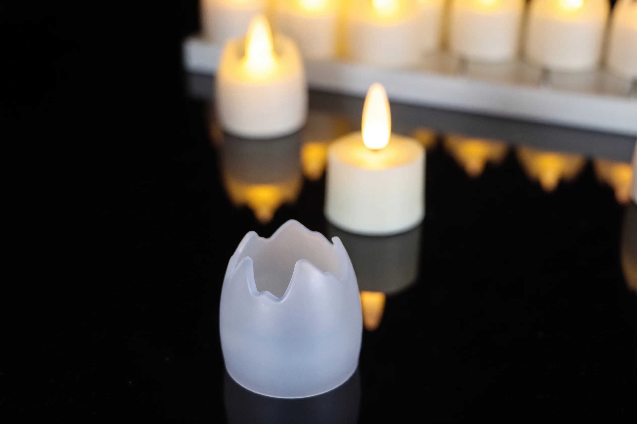 Rechargeable LED Flameless Tea Light with Eggshell Candlestick Remote 150 Hours Lighting Time Dimmable Candles for Home Decor