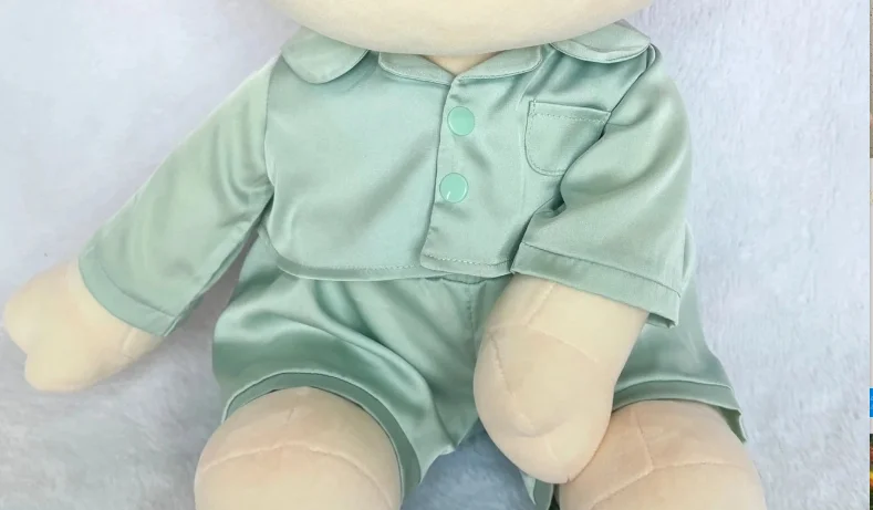 40cmのコスプレ用シルクパジャマセット、綿人形の座り姿勢、ゆったりとしたパジャマを着て楽しむ