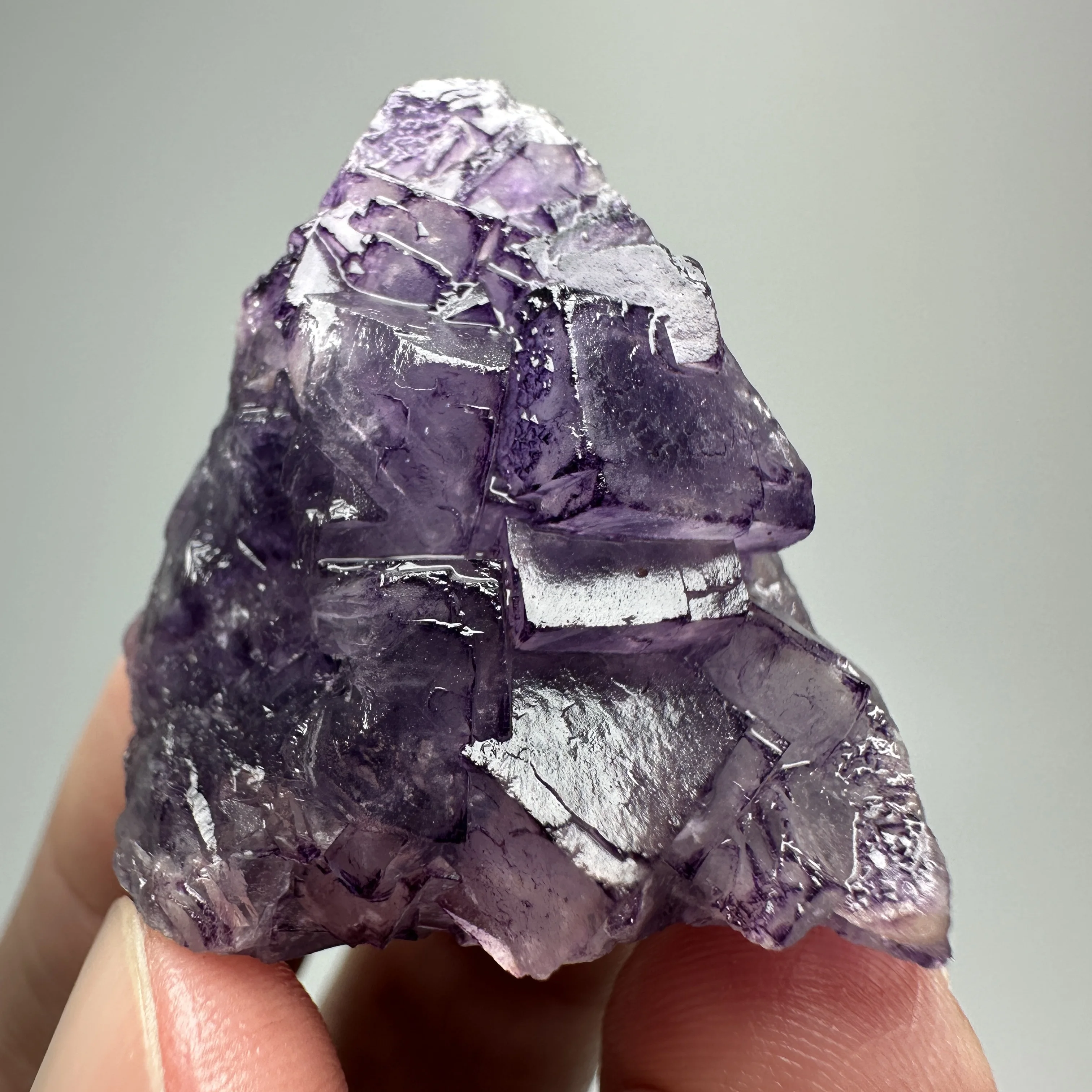 Natural fluorite purple fluorite crystal mineral original teaching specimen, reiki healing stone