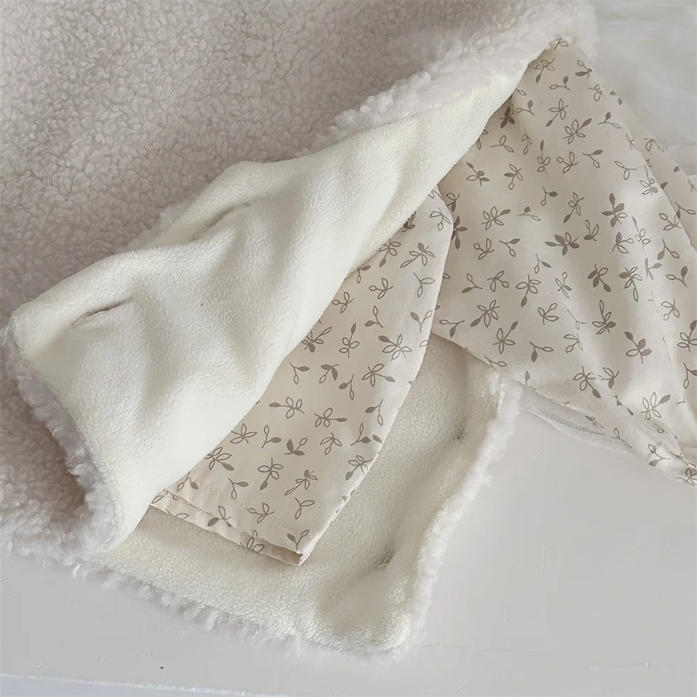 2025 Chaleco de moda de invierno para bebés, chaquetas sin mangas de lana para niñas, chalecos cálidos para niños pequeños, abrigos gruesos para niños, chalecos para niños