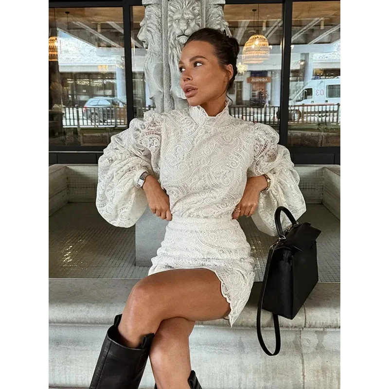 Vestidos cortos de encaje calados elegantes para mujer, Mini Vestidos de cuello alto de manga larga a la moda, nuevo vestido elegante para discoteca de otoño 2025