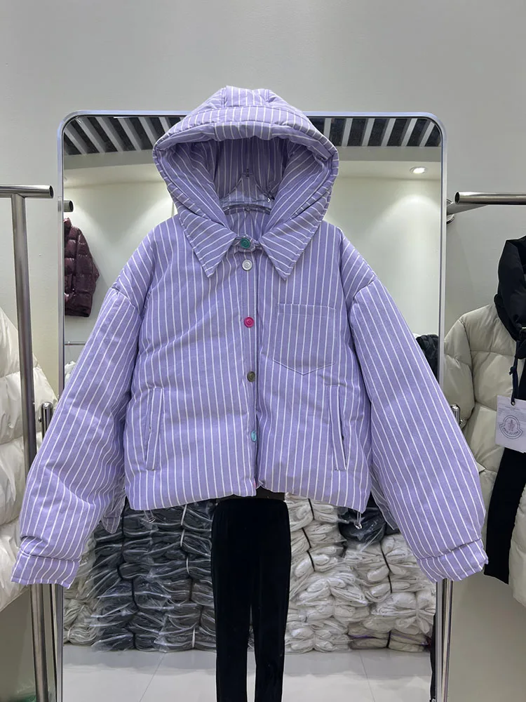 2025, Winter Neue Daunenjacke für Damen, kurzer Stil, abnehmbar, modisch, gestreift, bunte Knöpfe, weiße Ente, Daunenmantel