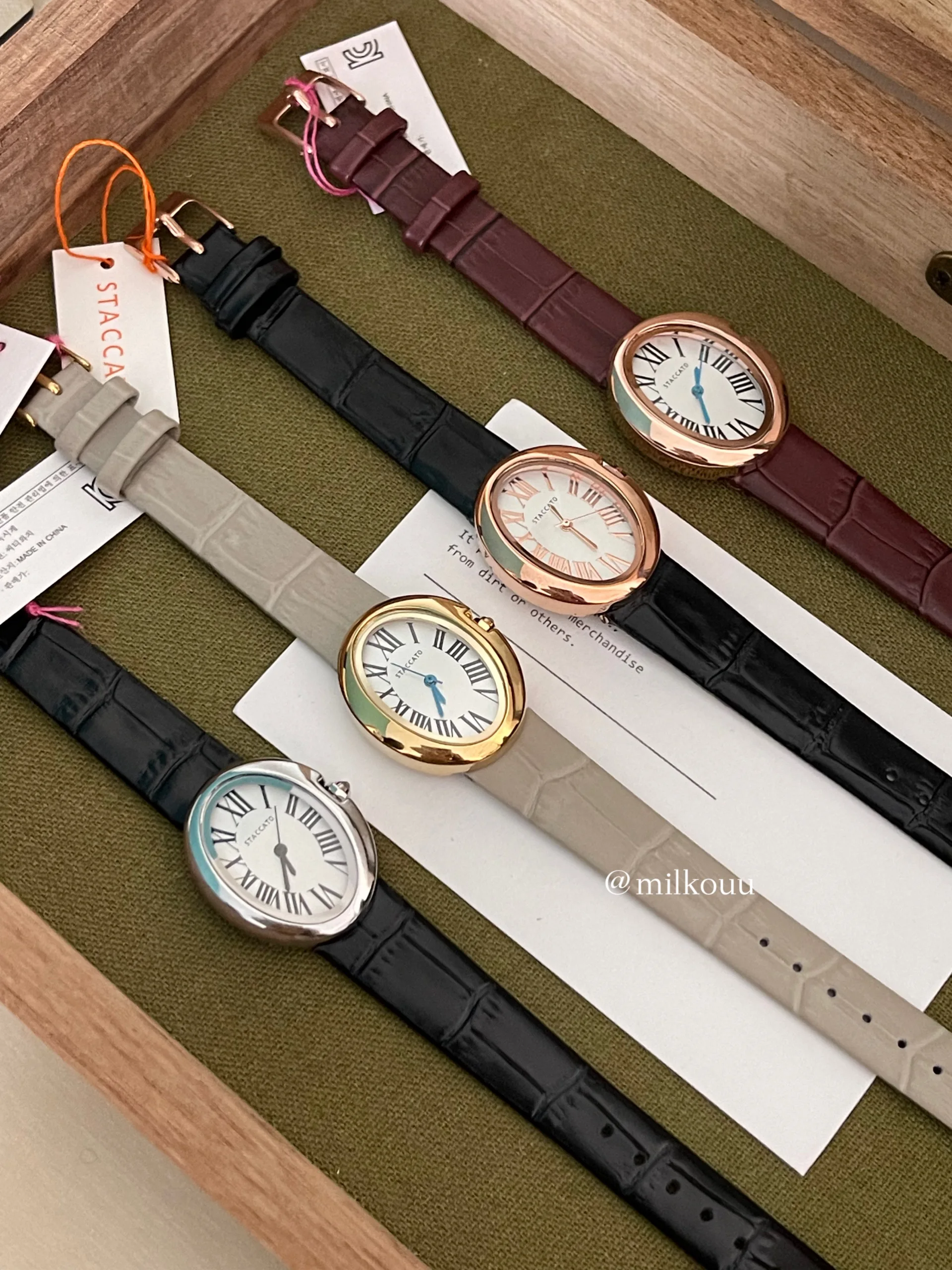 Subtle retro temperament, high-end feel, oval dial, vintage bathtub strap watch