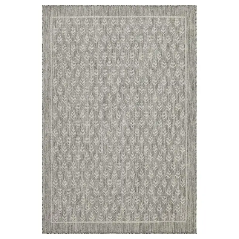 Silver 5'3" x 7'3" Indoor/Outdoor Area Rug