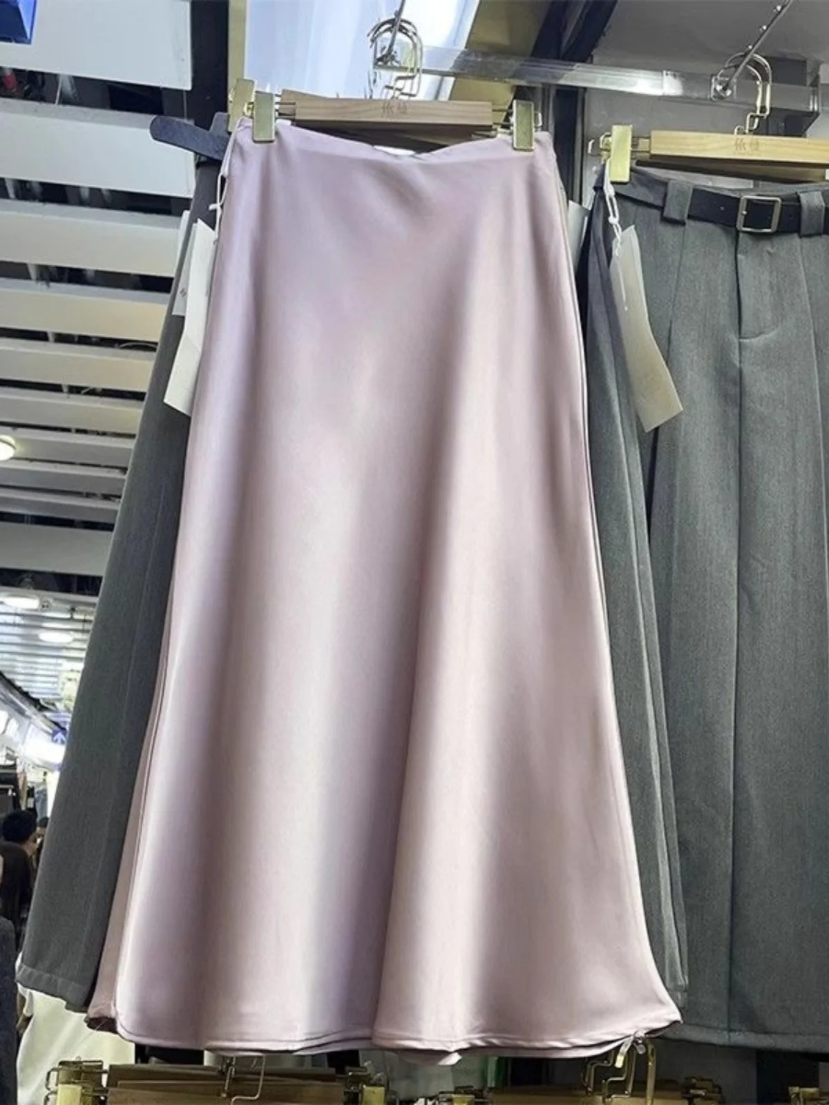 Rok Satin Asetat Warna Champagne, Rok Wanita Panjang Sedang Model Lilit, Rok Model Fi-tail, Rok Kerja, Pinggang Tinggi