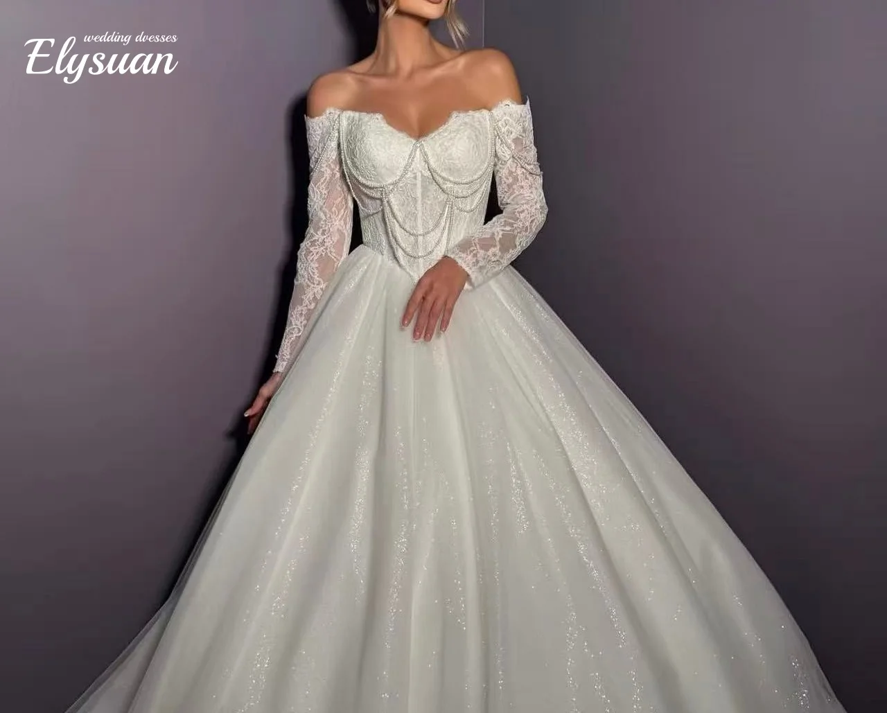 Customized Satin Strapless Light Luxury Sleeveless Wedding Dress Noble And Elegant Lace