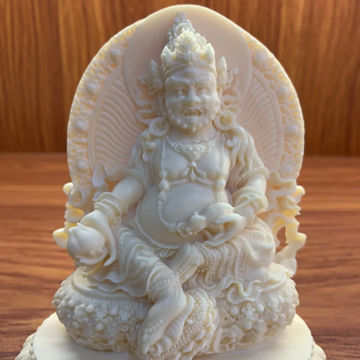Ivory Nut Carved Yellow Jambhala Statue 13*11*5cm Home Desktop Wenwan Craft Ornament Wealth Blessing Table Decor