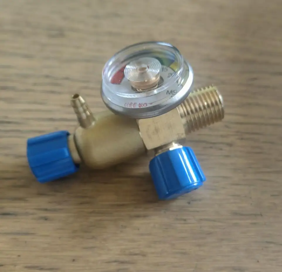 صمام تخفيض الضغط الأكسجين الصلب خزان صمام مع أداة قياس الثلاجة