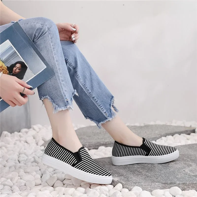 

New Arrival 2025 Stripe Slip On Women's Shoes Casual High Quality Fashion Comfortable and Elegant Aesthetic Ladies Footwear Sale