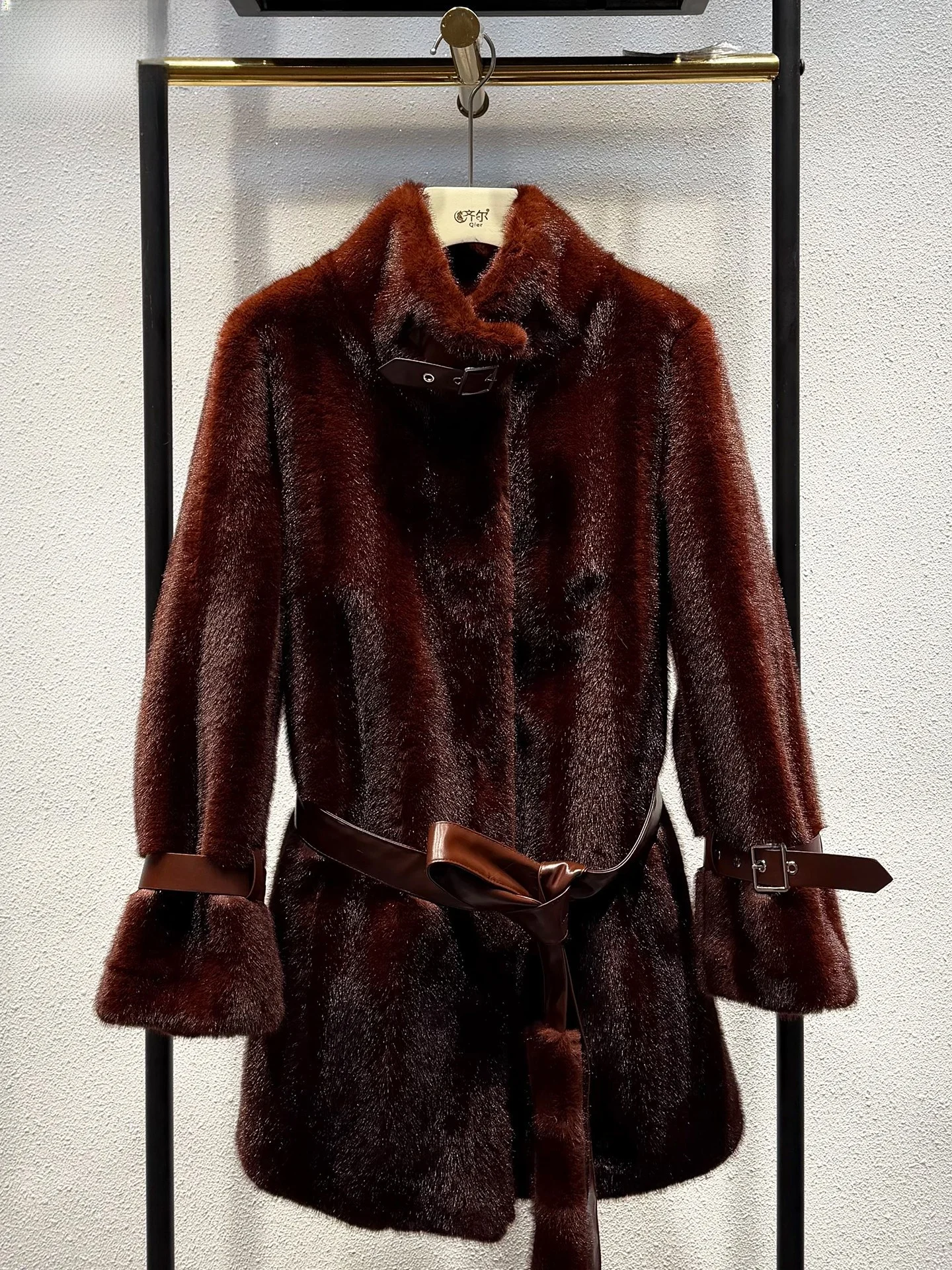 

Faionable Thiened Young Sle Motorcycle Mink Fur Coat Inteated Stand Collar Eco-friendly High-end Mink Texture Women's...