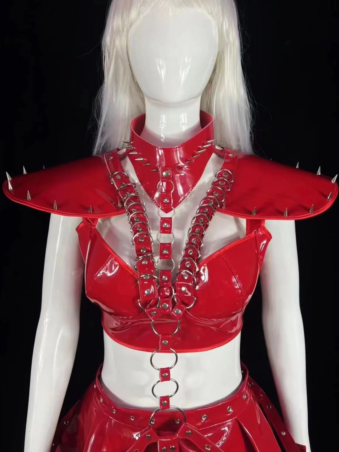 Mädchen Mode Niet rot glänzend Leder Tops Kleid Kette Handschuhe Anzug Gogo Nachtclub Party weibliche Sängerin Tanz Bühne Kleidung sexy