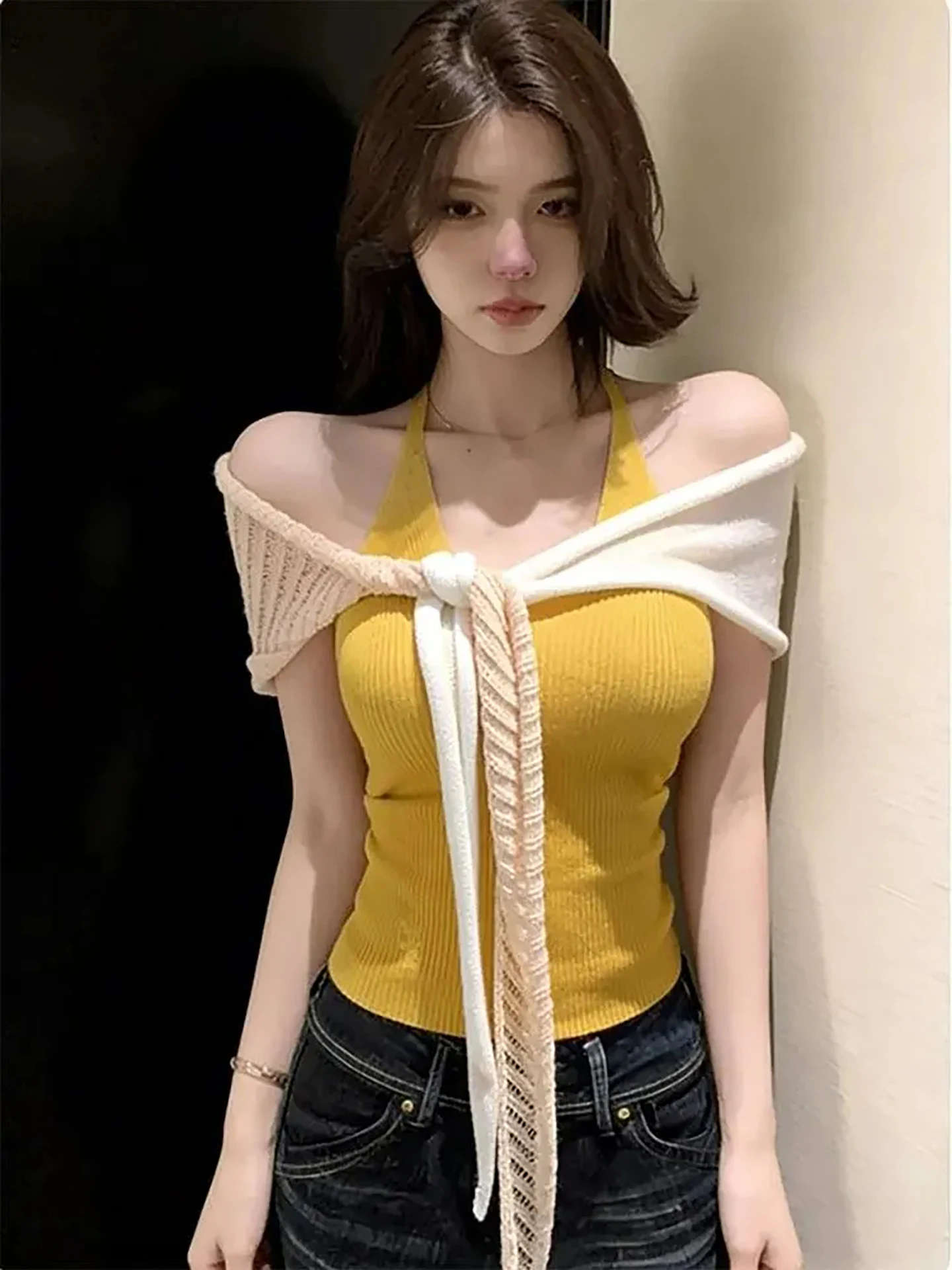 

Spicy Girl Style Two-Piece Set Women's Summer New out White Shoulder Wrap Backless Yellow Vest Ensemble Elegant Fashion Set